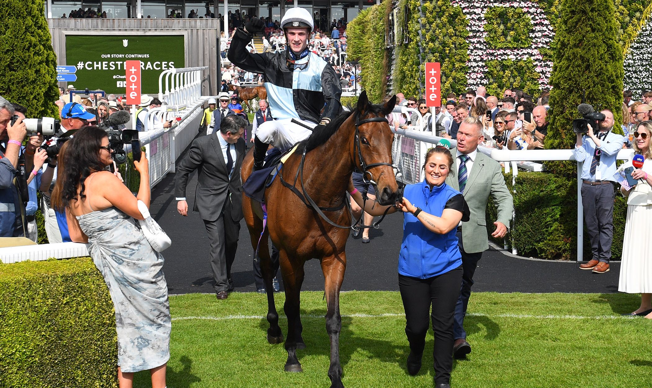 Zoffee Wins the Duke of Westminster Supporting Chester Cup in 200th Year thumbnail image