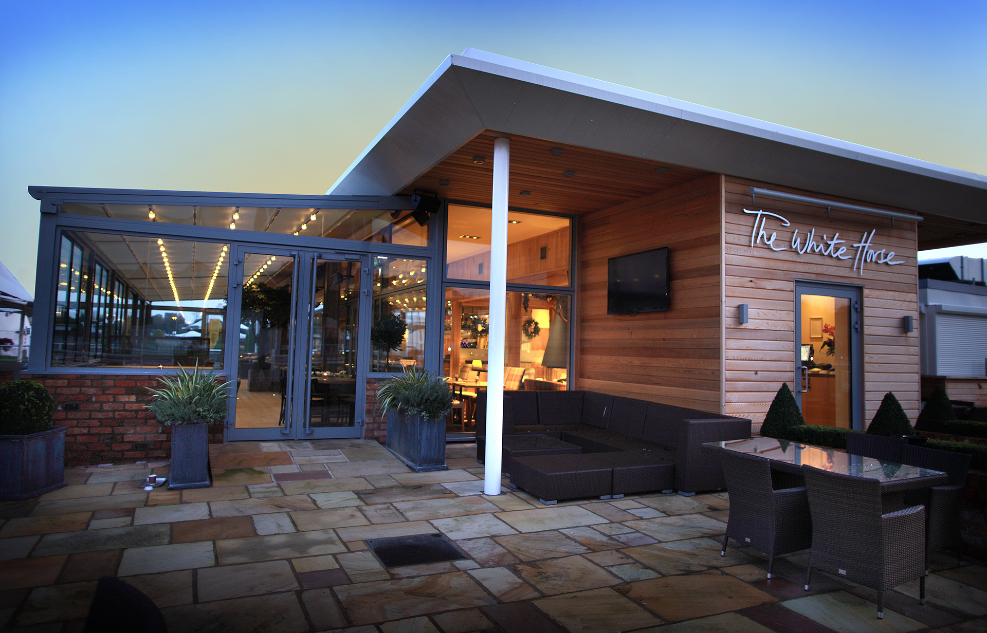 https://www.chester-races.com/venue-hire/the-white-horse/ thumbnail image