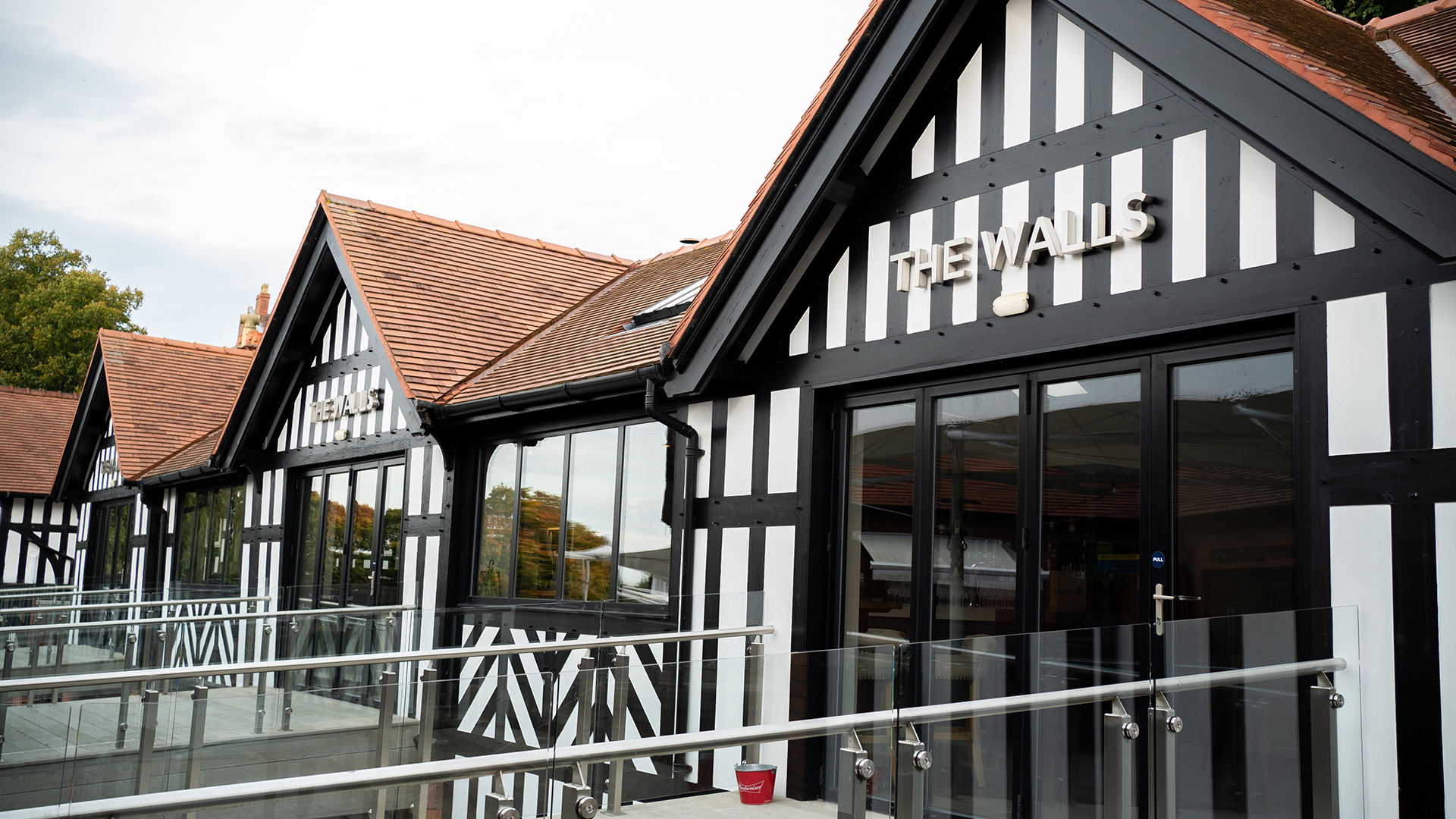 https://www.chester-races.com/venue-hire/the-walls/ thumbnail image