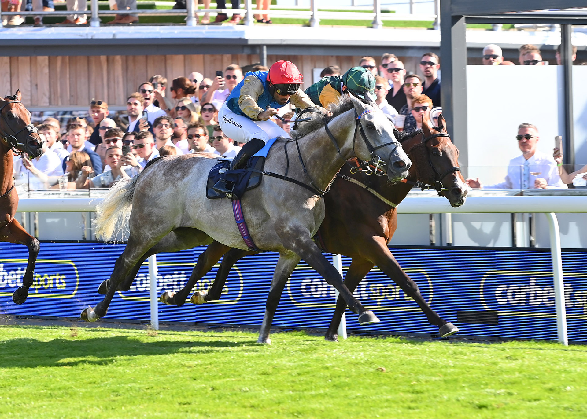 https://www.chester-races.com/racing-reports/supersonic-saturday-in-partnership-with-matthew-clark-featuring-oasiz-2025/ thumbnail image