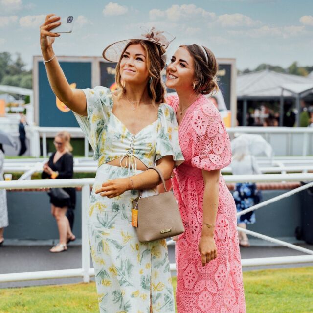 Our next fixture is Ladies Day!

We can't wait to see all of your fabulous outfits👗👒💕

Who's joining us? Let us know in the comment section below👇

#LadiesDay #Racing #DayOut #Chester